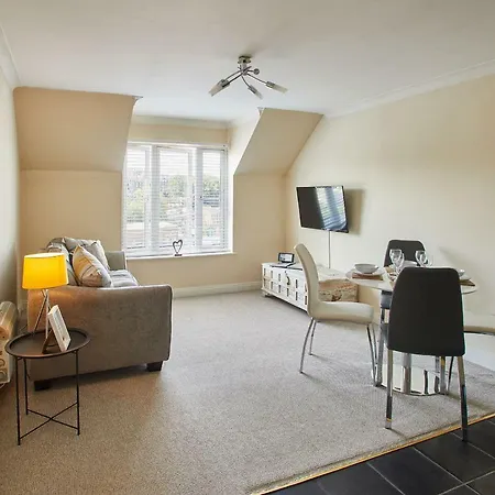 Host & - The Holt Apartamento